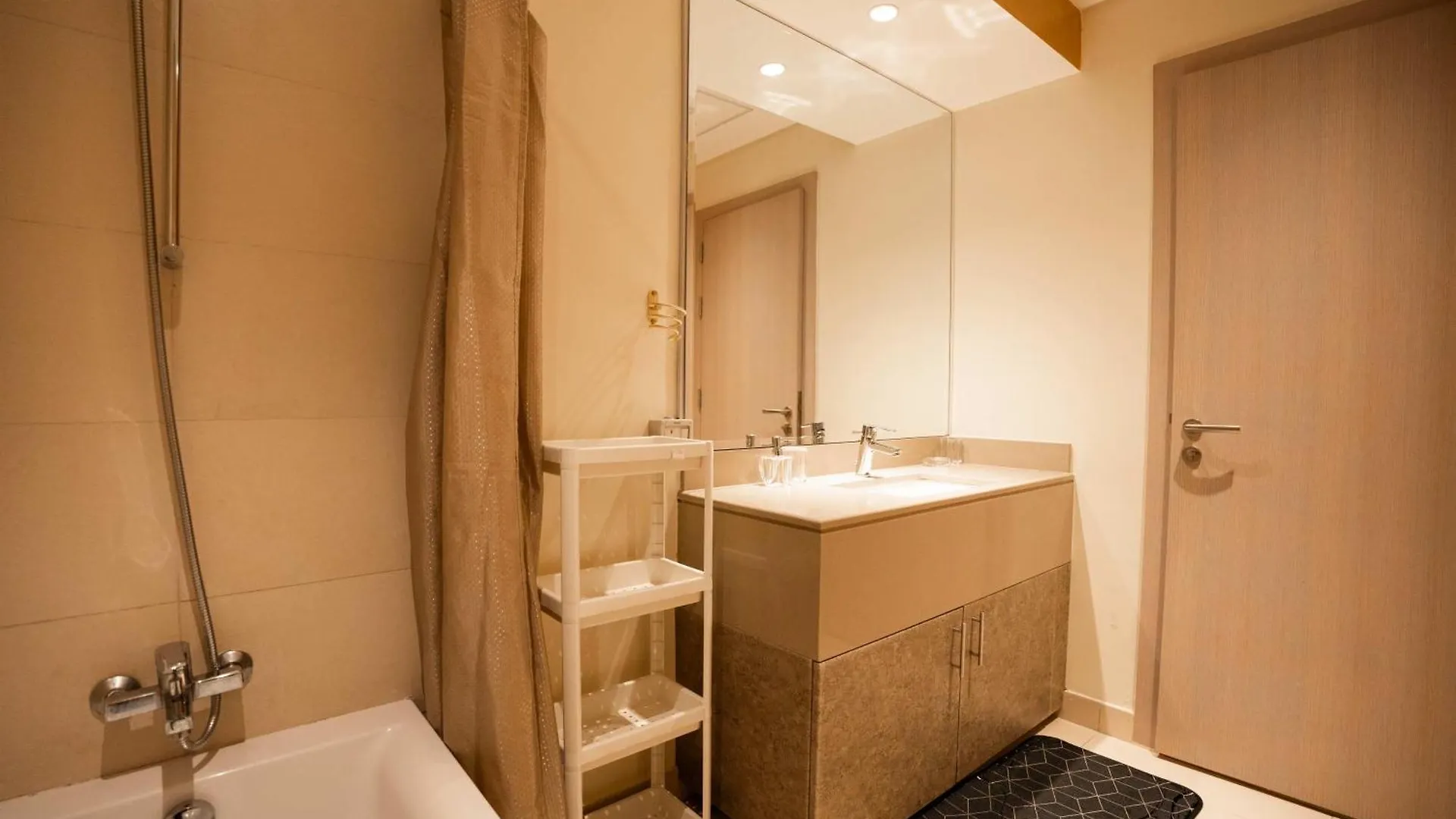 2Br Spacious Private Entrance In Yas Island 001 Abu Dhabi 0*,