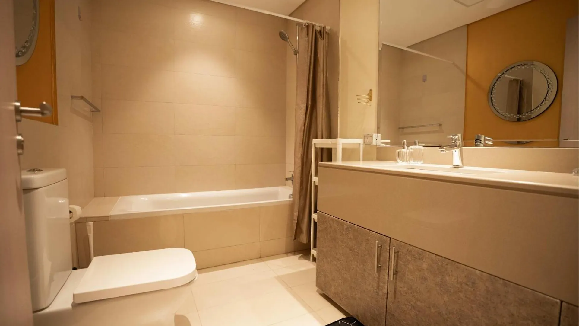 2Br Spacious Private Entrance In Yas Island 001 Abu Dhabi