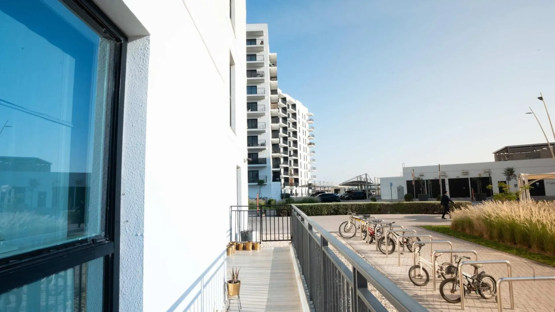 2Br Spacious Private Entrance In Yas Island 001 Abu Dhabi