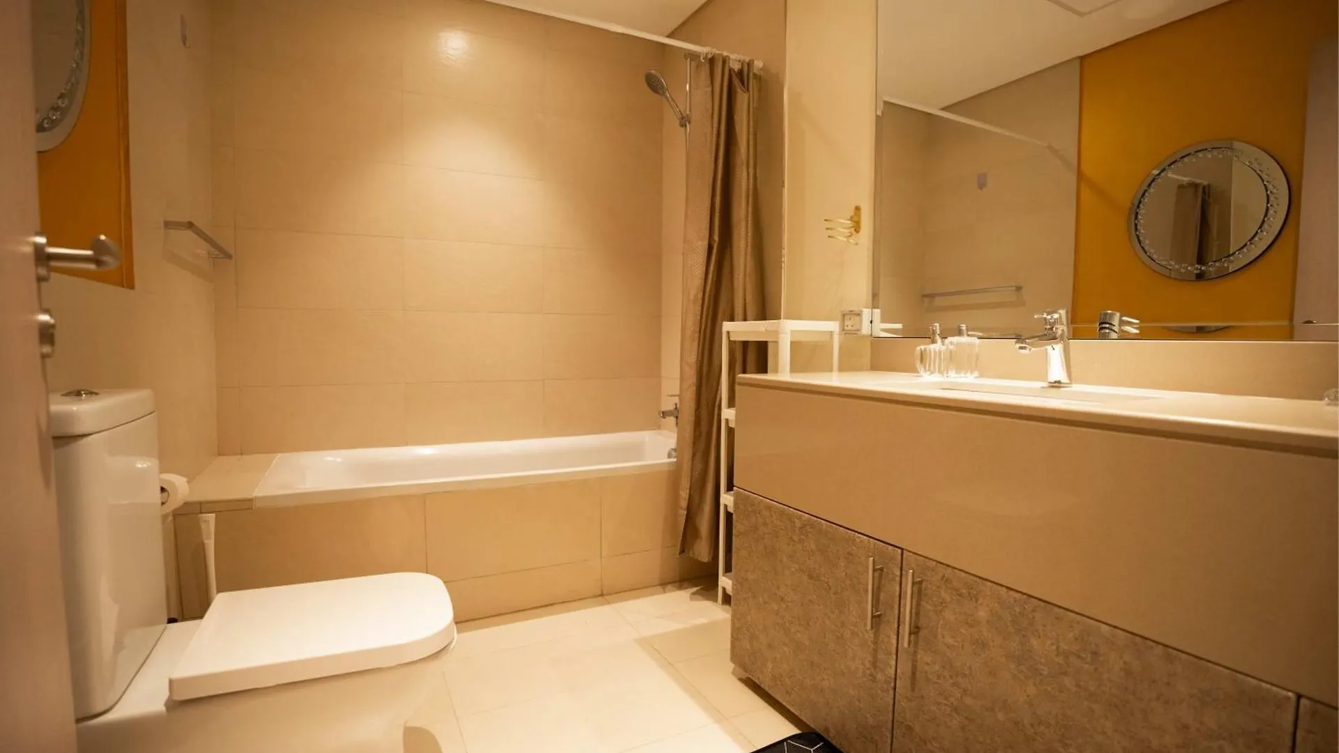 2Br Spacious Private Entrance In Yas Island 001 Abu Dhabi Apartamento